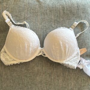 Victoria’s Secret Bra “I do” bridal collection